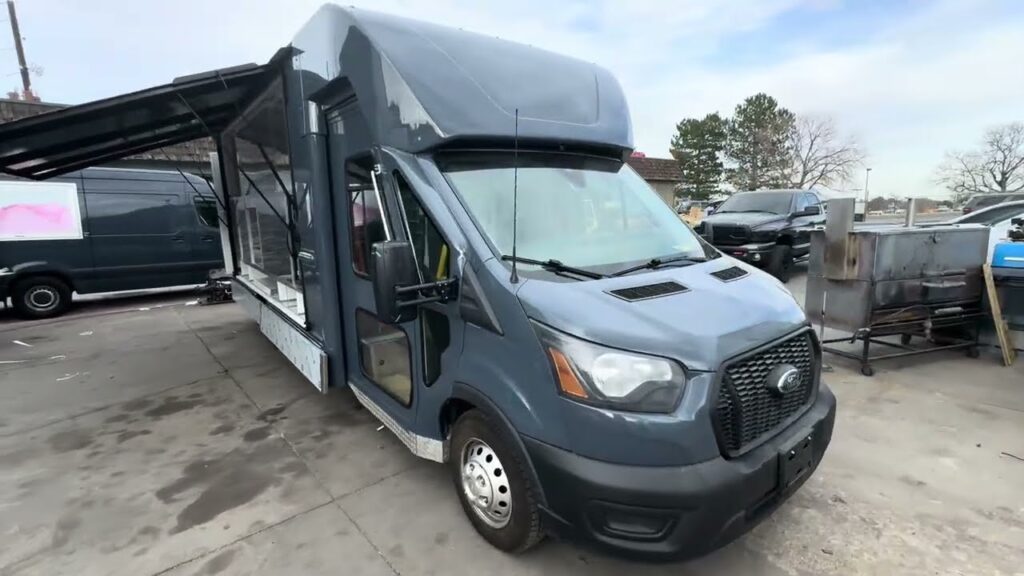 Custom 16ft donut and coffee food truck delivered to Sedona, Arizona by Zion Foodtrucks