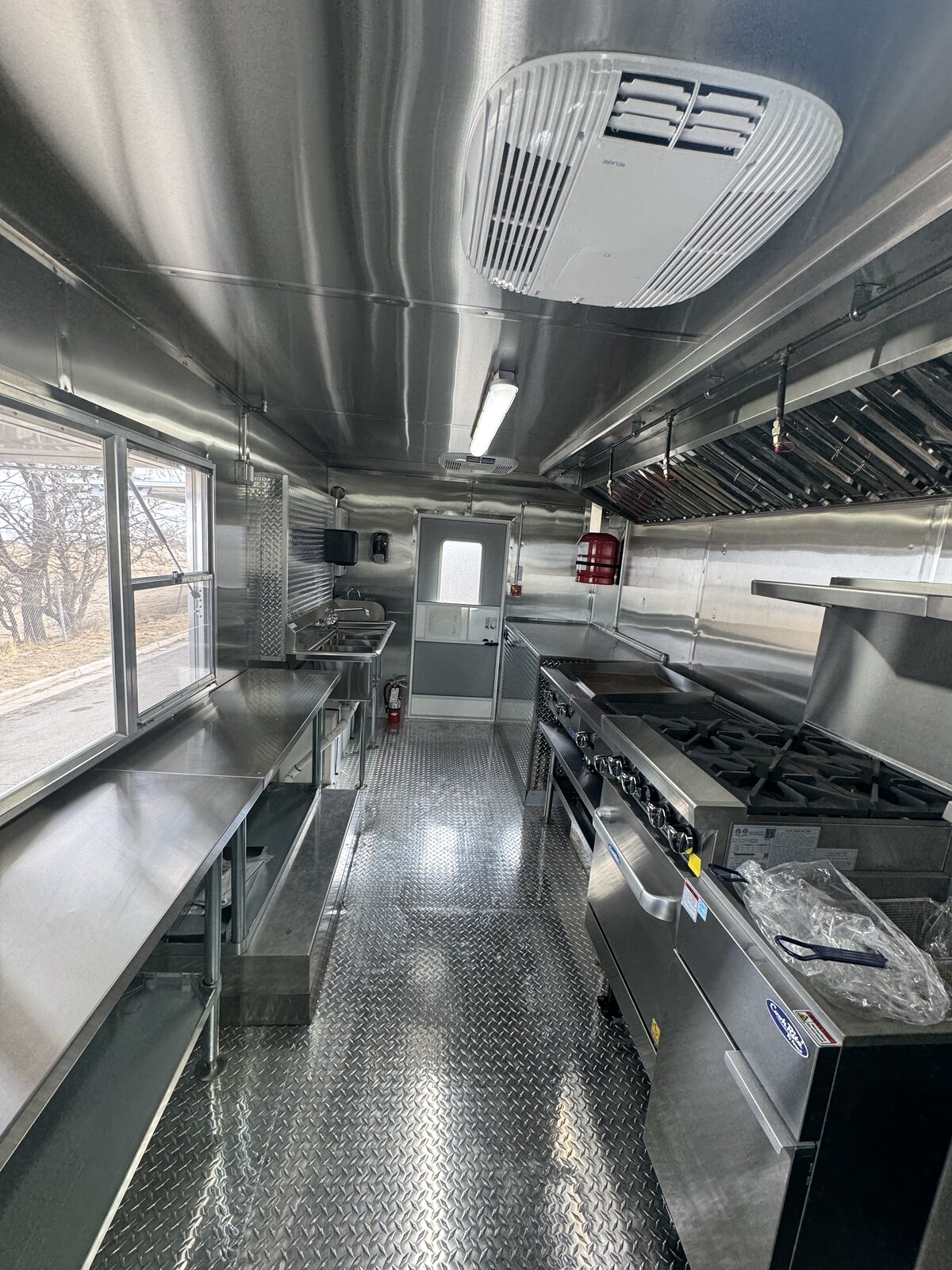 Pechanga Resort Casino mobile catering food truck with passenger side service window - 18ft casino food truck for Temecula California