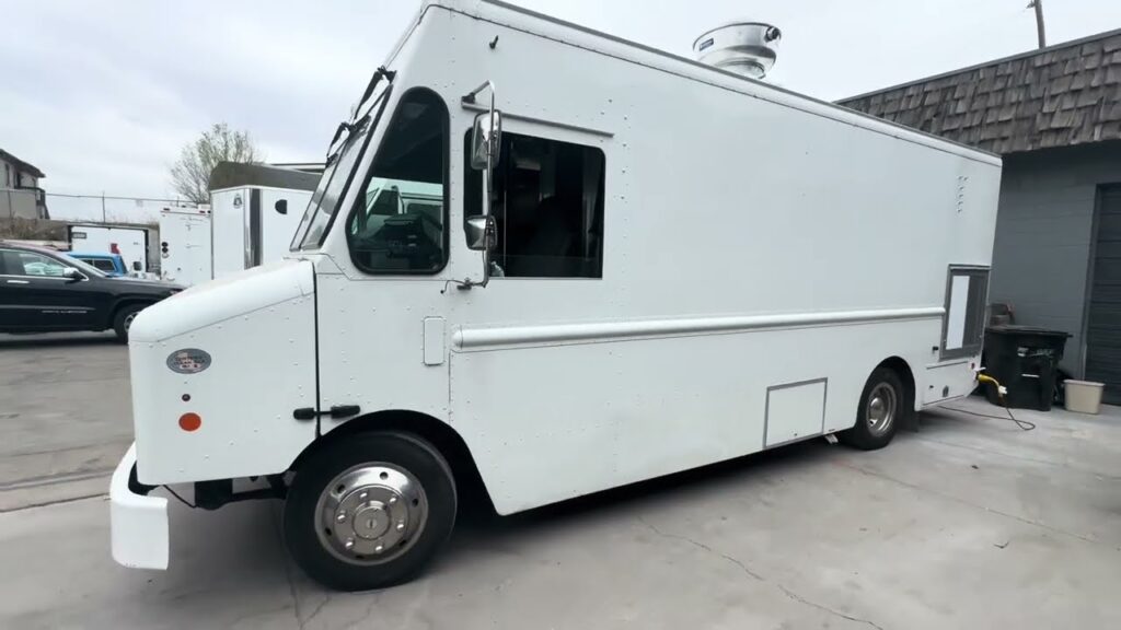 16ft custom burger food truck built by Zion Foodtrucks for a Bozeman, Montana operator